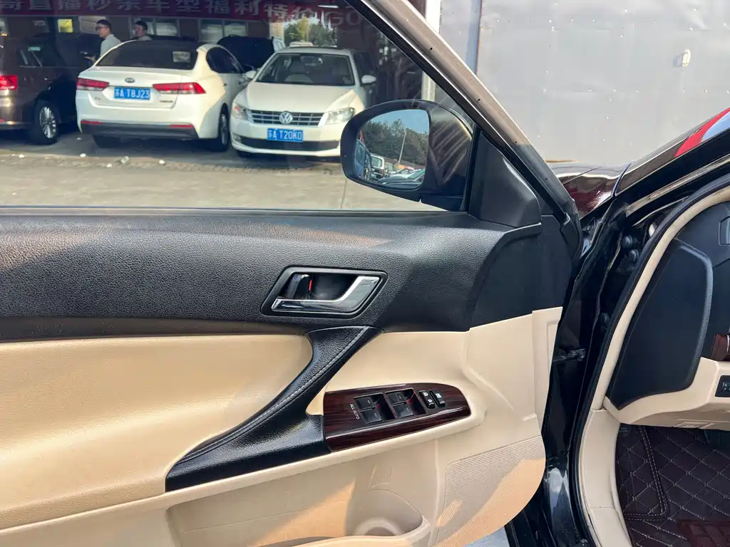 Toyota Reiz — миниатюра 7