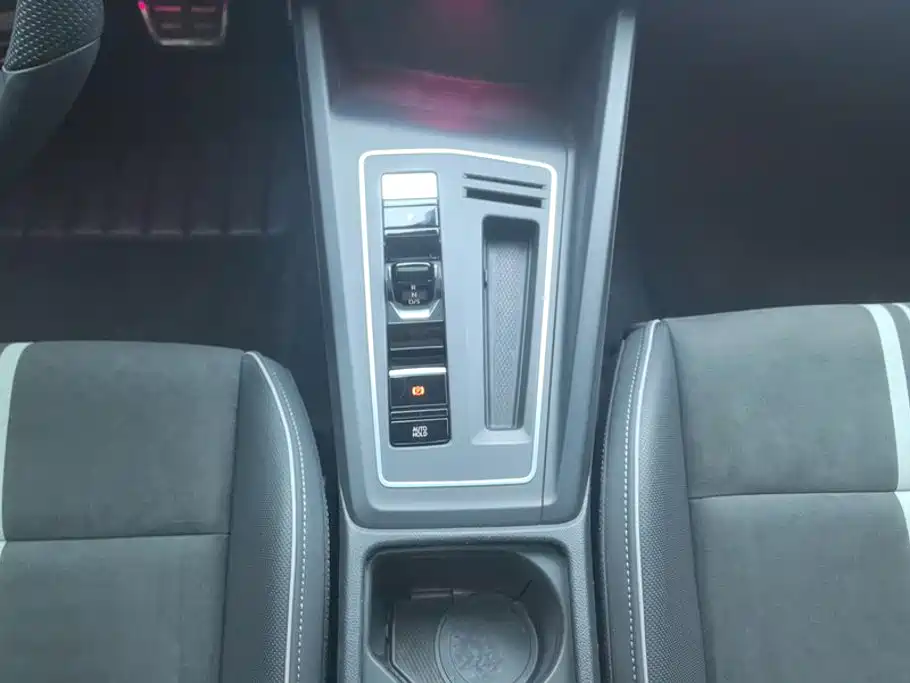 Volkswagen Golf — миниатюра 16