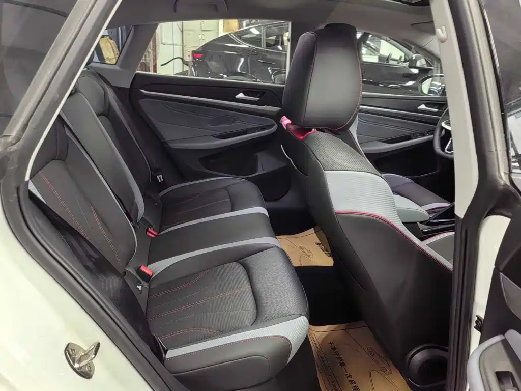 Volkswagen Lamando — миниатюра 10