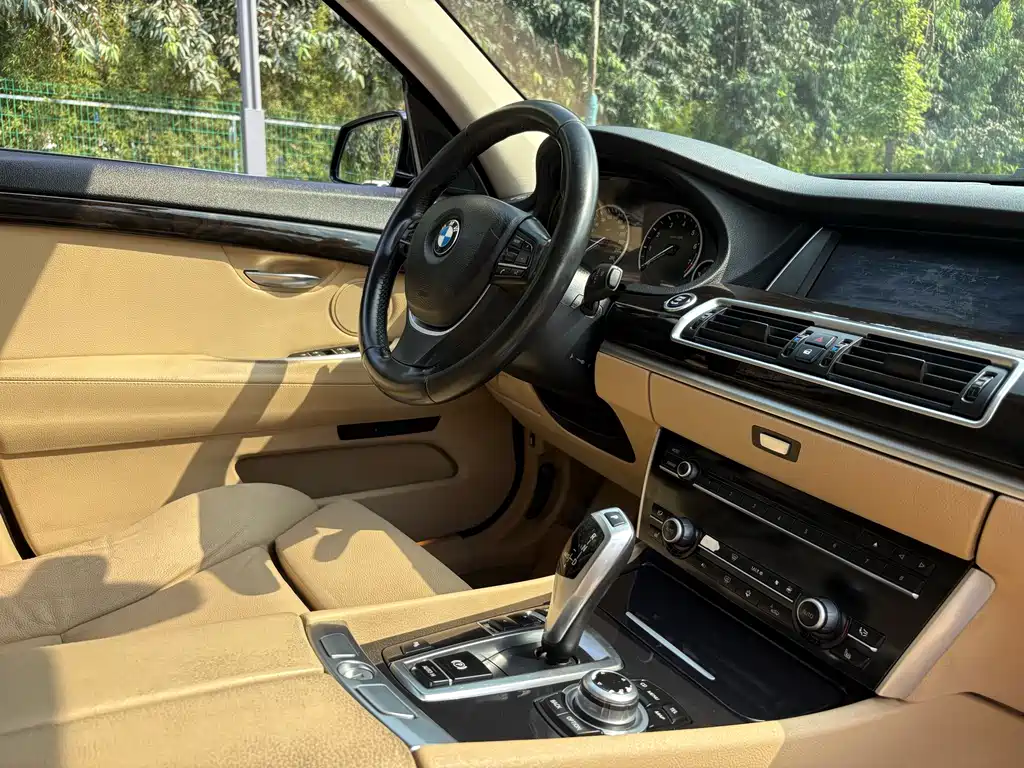 BMW 5 Series GT — миниатюра 17
