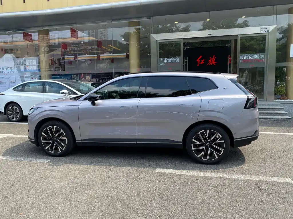 Volvo XC70 PHEV — миниатюра 4