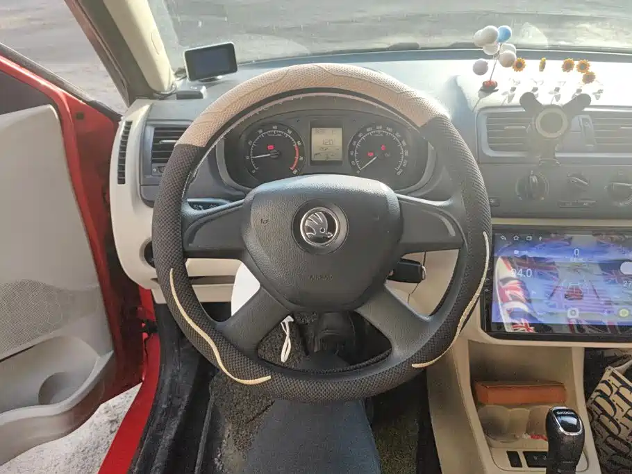 Skoda Fabia — миниатюра 15