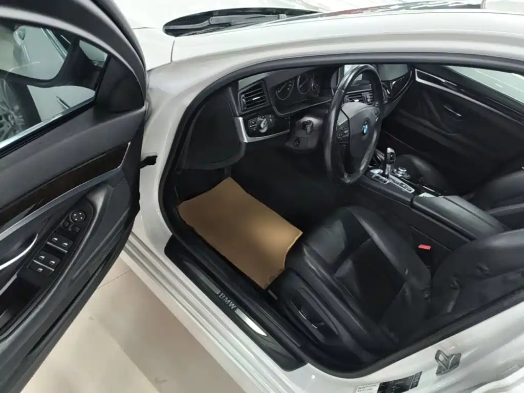 BMW 5 Series — миниатюра 16