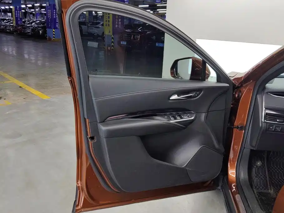 Cadillac XT4 — миниатюра 7