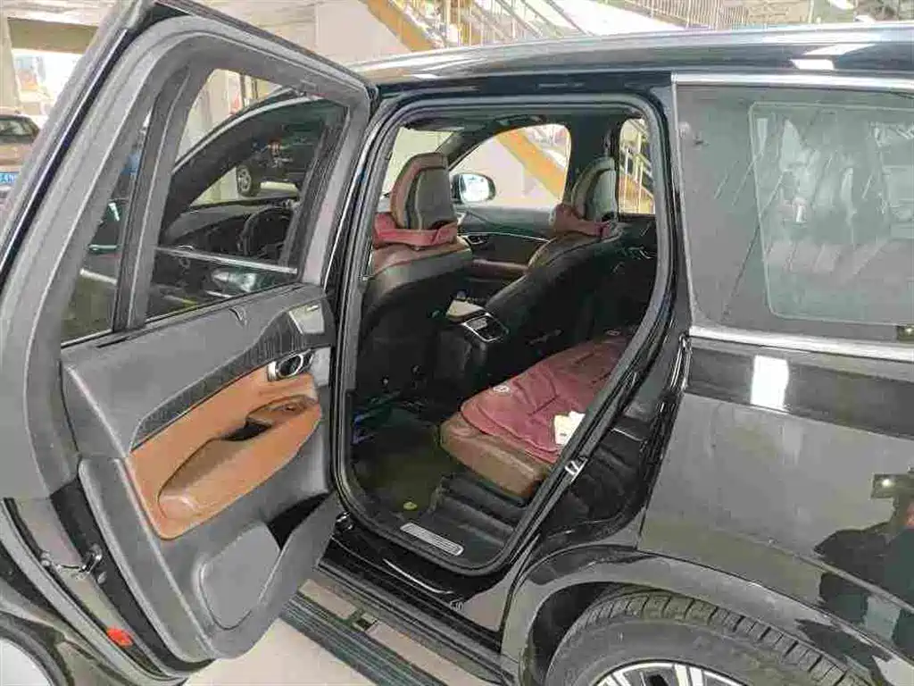 Volvo XC90 — миниатюра 6