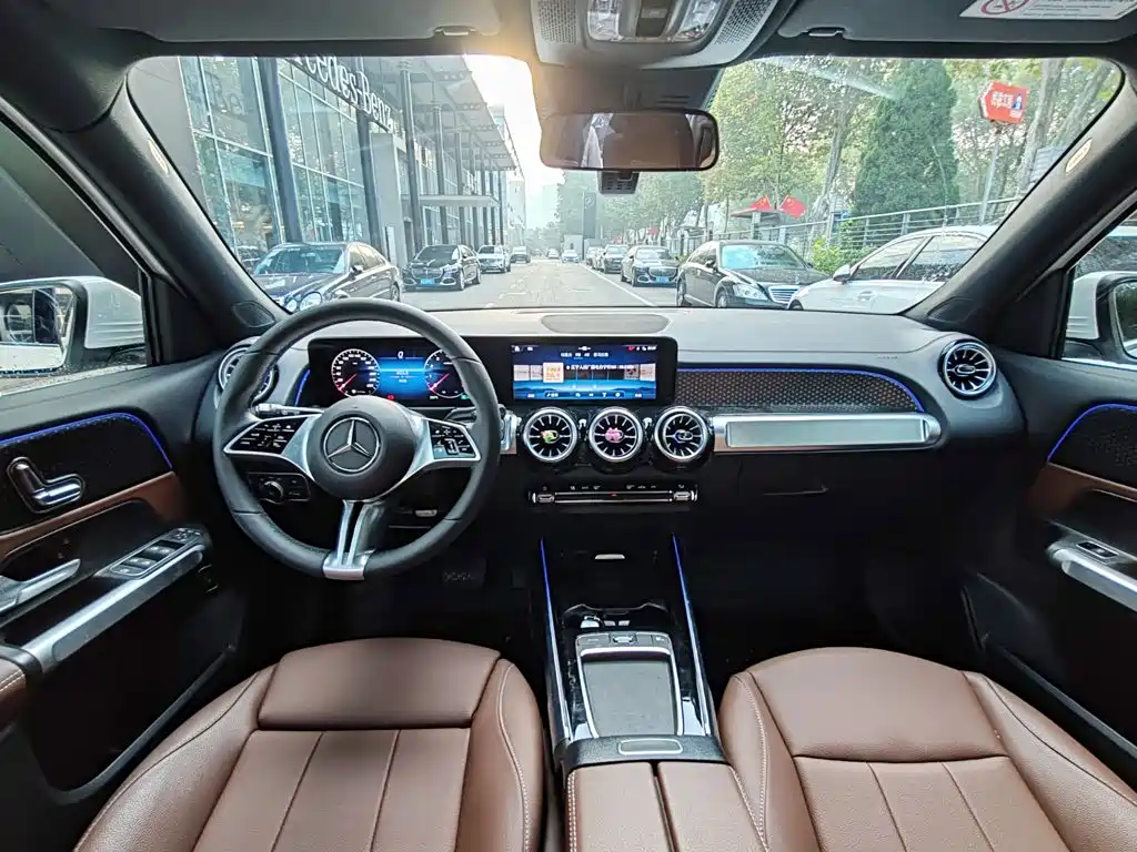 Mercedes-Benz GLB — миниатюра 16