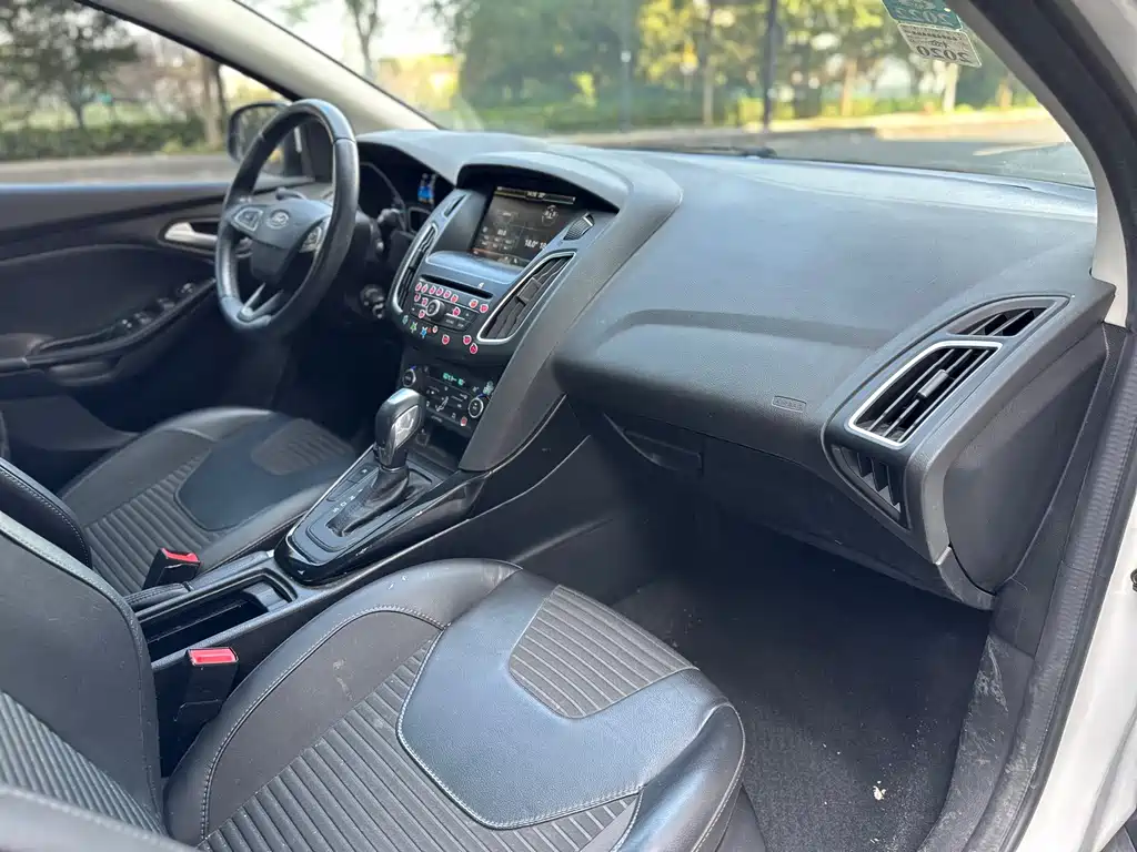 Ford Focus — миниатюра 18