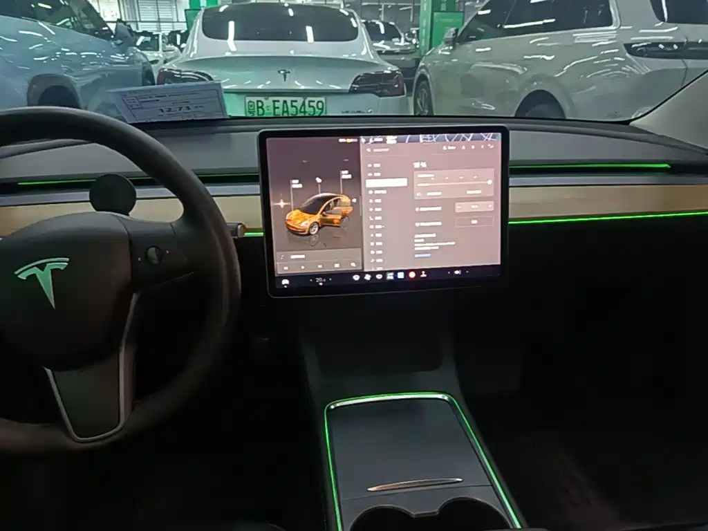 Tesla Model 3 — миниатюра 13
