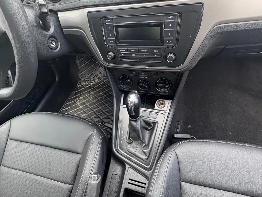 Volkswagen Lavida — миниатюра 8