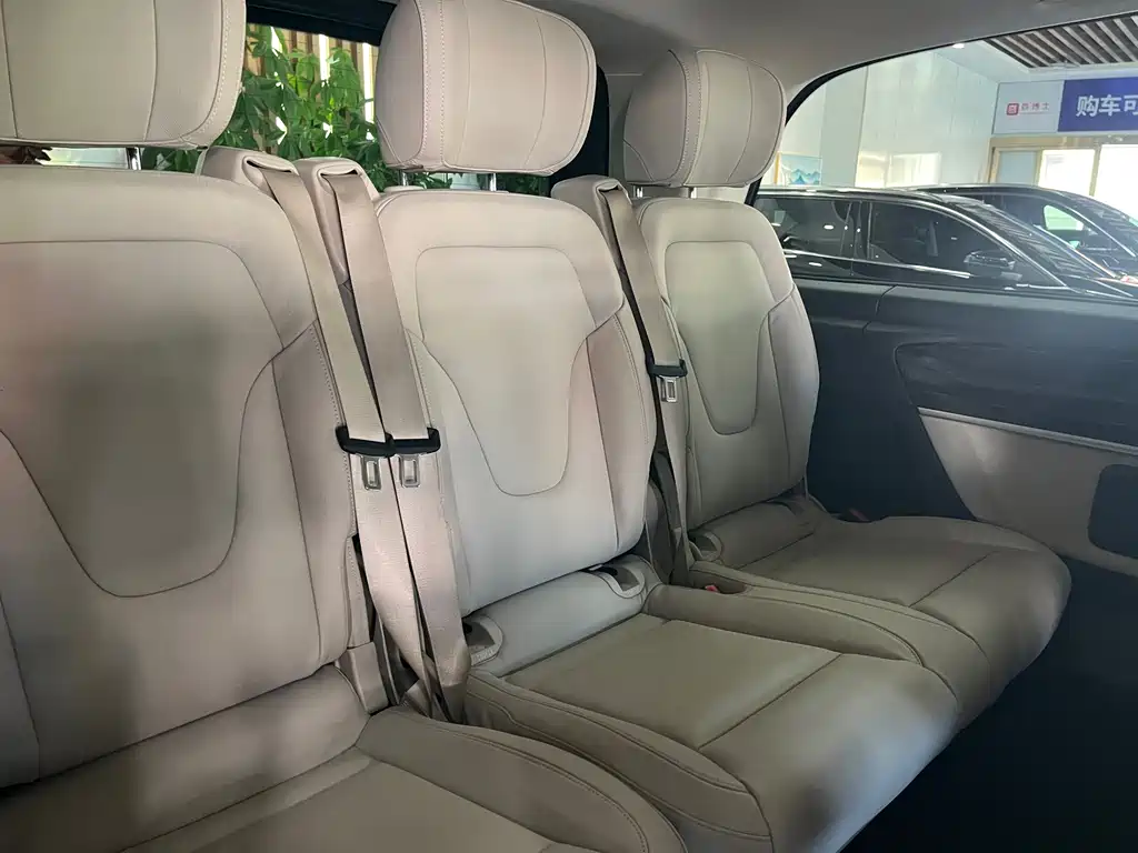 Mercedes-Benz V-Class — миниатюра 8