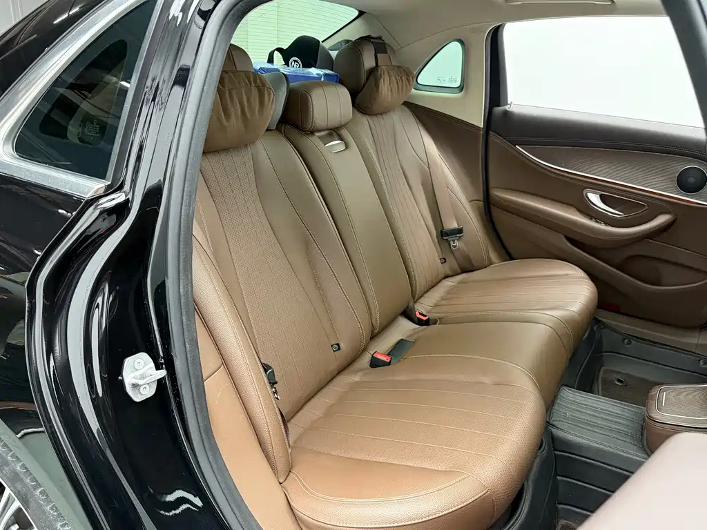Mercedes-Benz E-Class — миниатюра 25