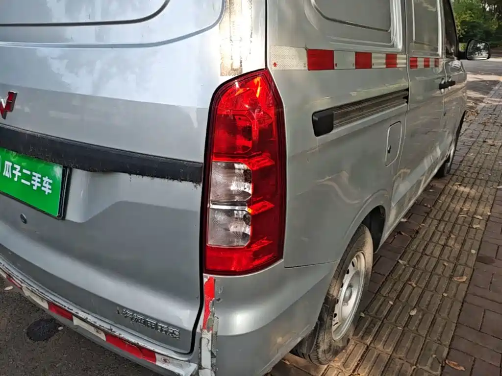 Wuling Hongguang V — миниатюра 8
