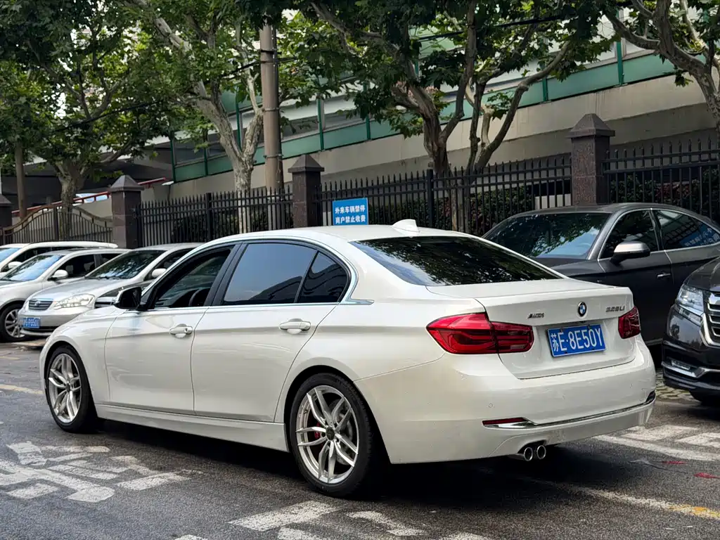 BMW 3 Series — миниатюра 16