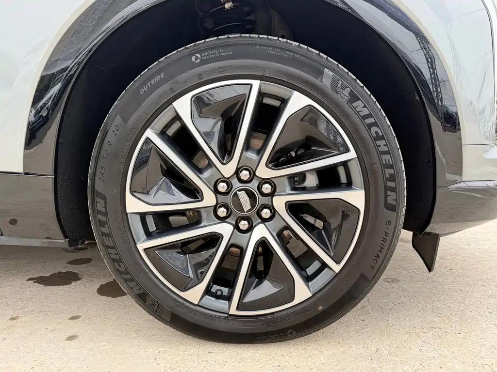 Cadillac IQ — миниатюра 19