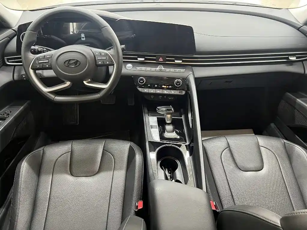 Hyundai Elantra — миниатюра 15