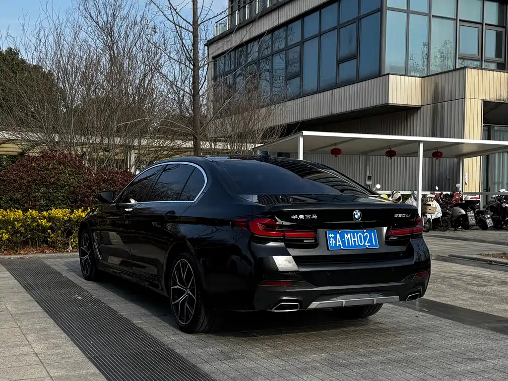 BMW 5 SERIES