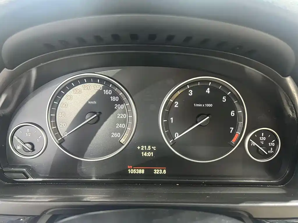BMW 5 Series — миниатюра 9