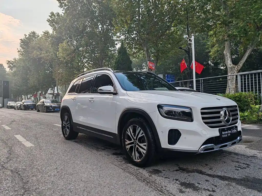 Mercedes-Benz GLB — миниатюра 2