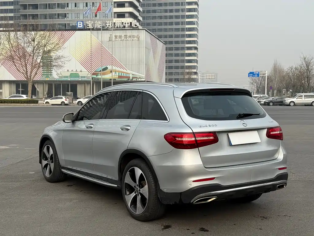 MERCEDES-BENZ GLC