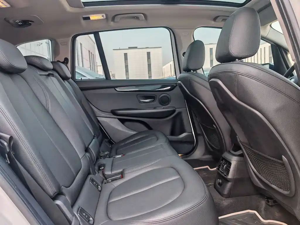 BMW 2 SERIES MULTIFUNCTIONAL STATION WAGON