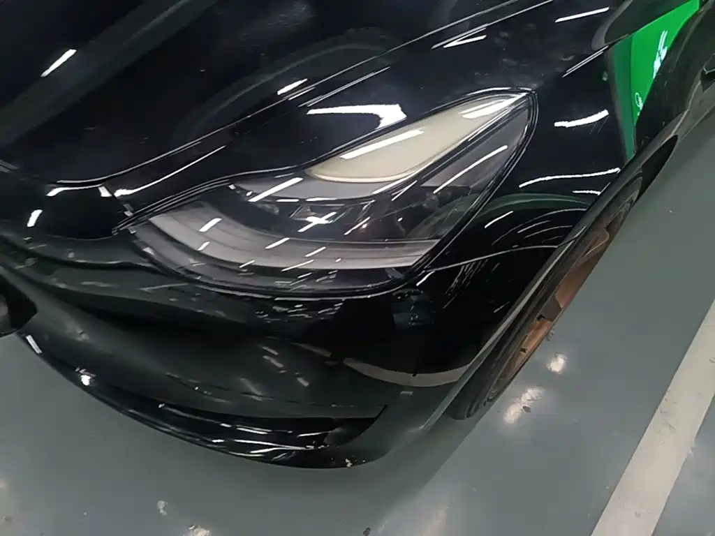 Tesla Model 3 — миниатюра 24