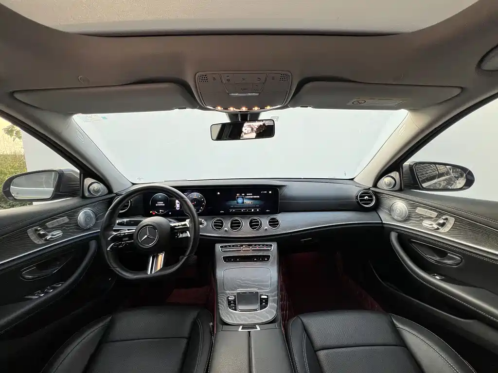 Mercedes-Benz E-Class — миниатюра 8
