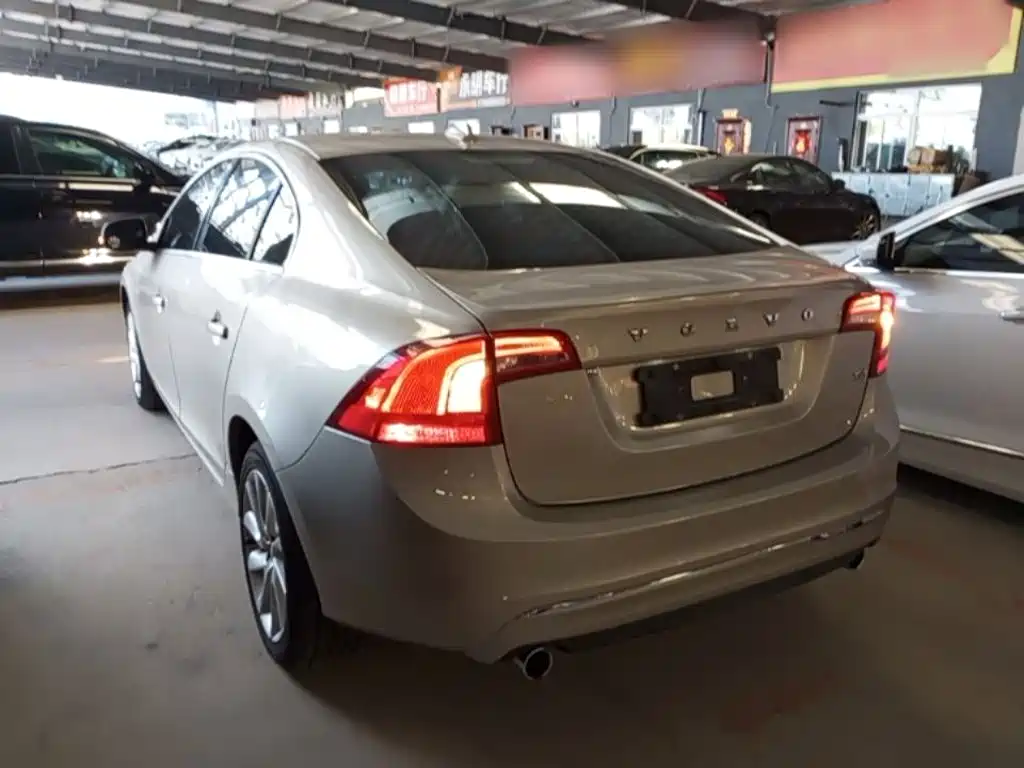 Volvo S60 — миниатюра 5