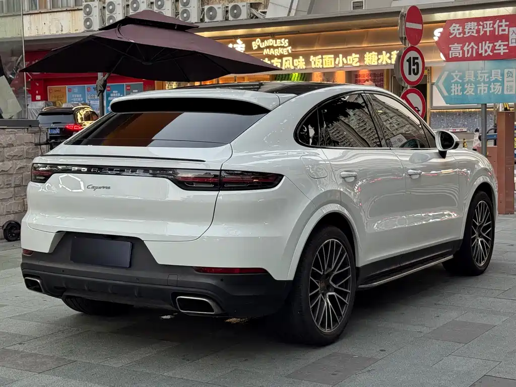 Porsche Cayenne — миниатюра 9