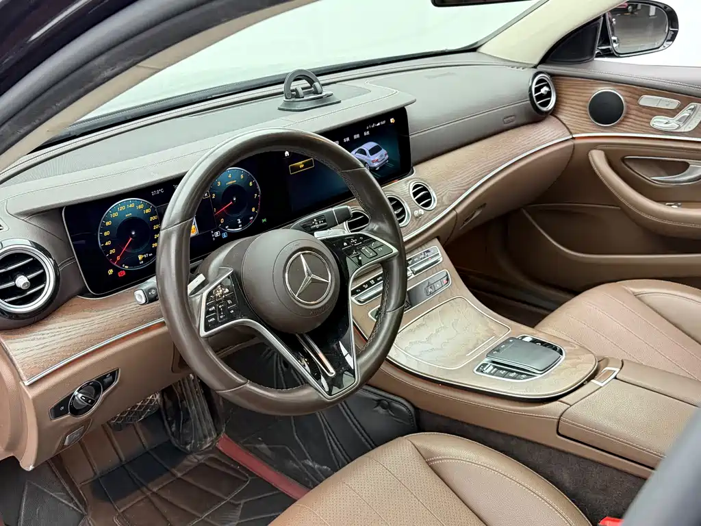 Mercedes-Benz E-Class — миниатюра 14