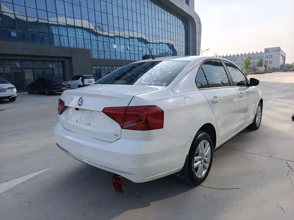 Volkswagen Jetta — миниатюра 7