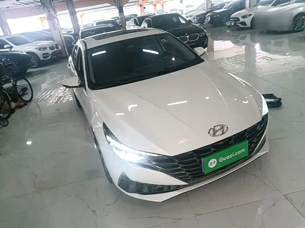 Hyundai Elantra — миниатюра 4