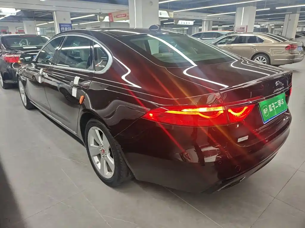 Jaguar XFL — миниатюра 5