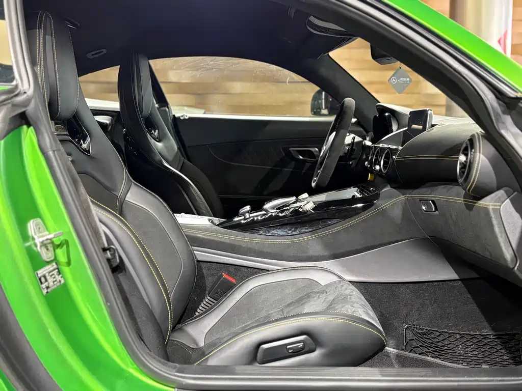 MERCEDES-BENZ AMG GT