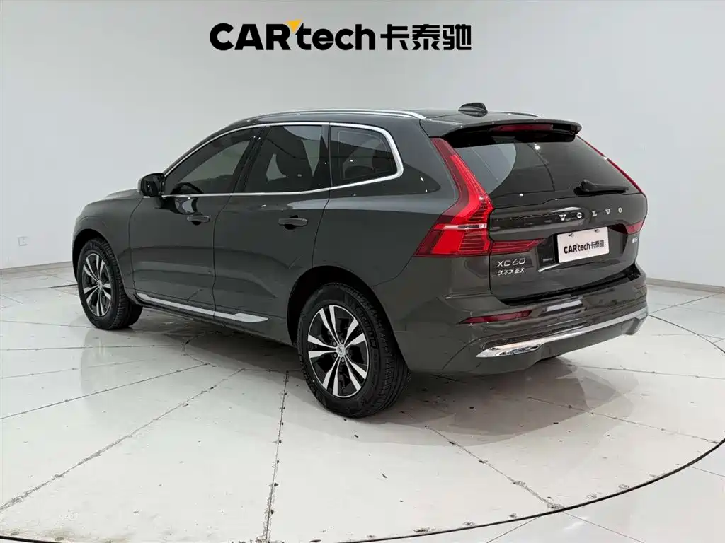 Volvo XC60 2022 B5 Luxury