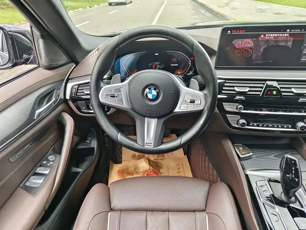 BMW 5 Series — миниатюра 14