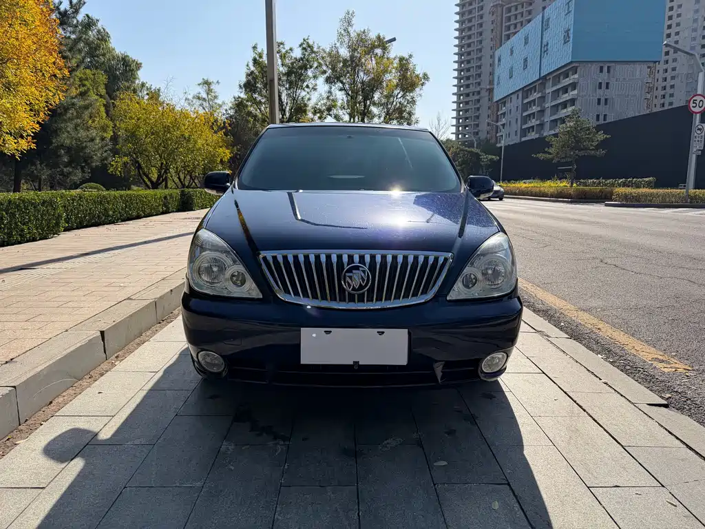 Buick GL8 — миниатюра 2