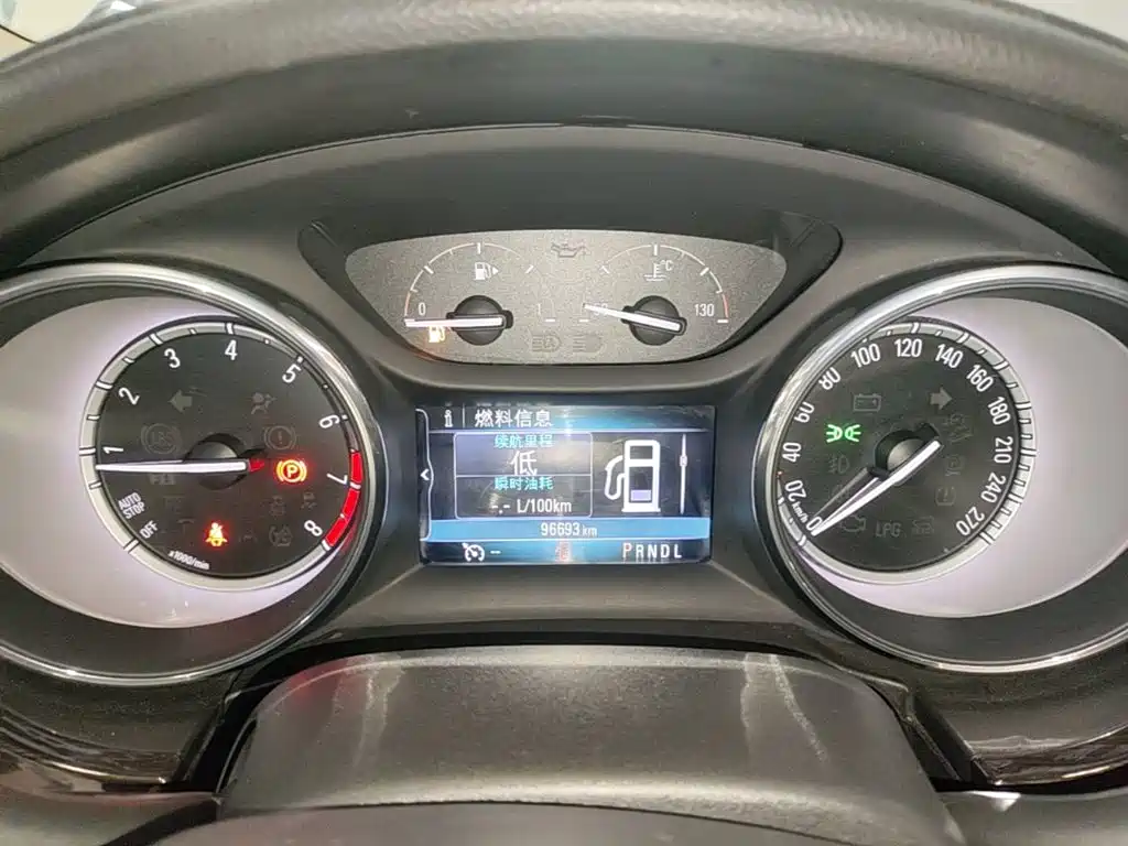 Buick Verano — миниатюра 12