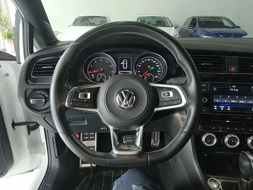 Volkswagen Golf — миниатюра 11
