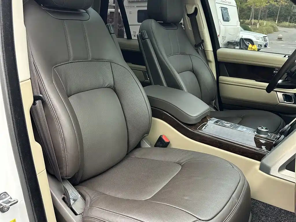 Land Rover Range Rover — миниатюра 10