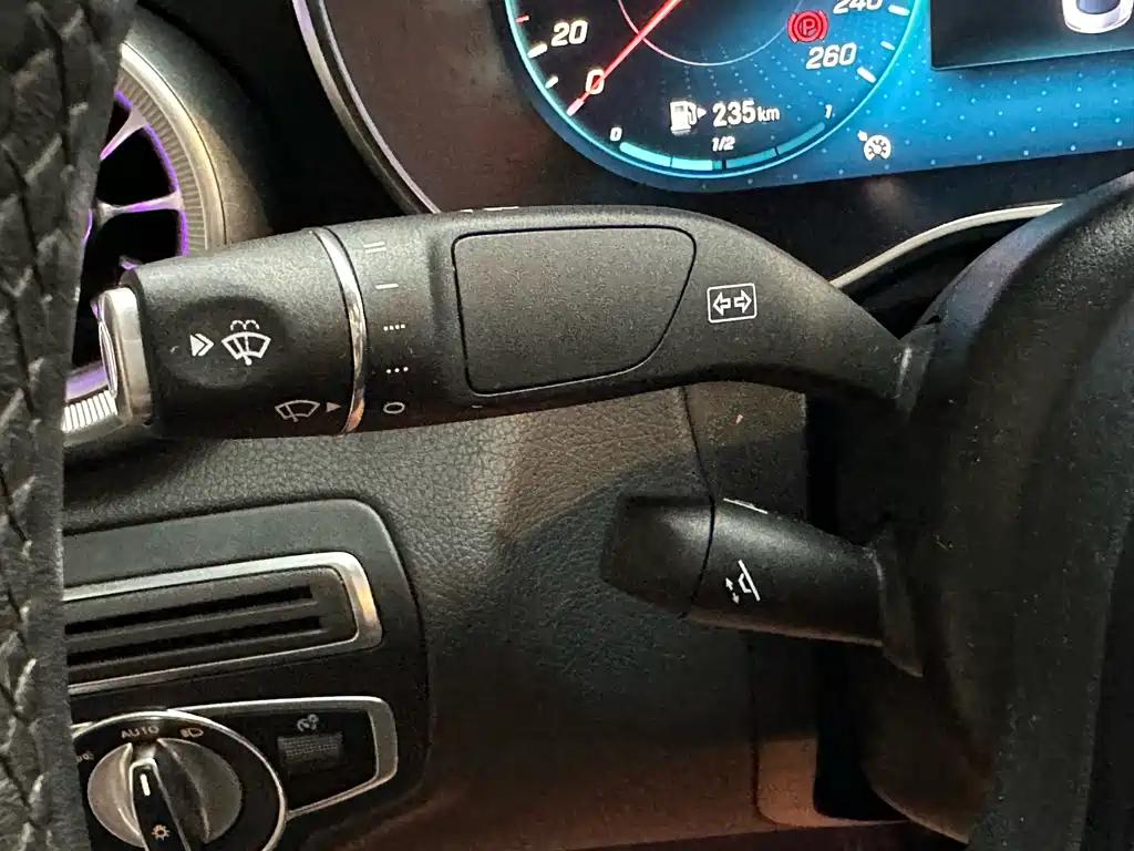 Mercedes-Benz C-Class (Import) — миниатюра 23