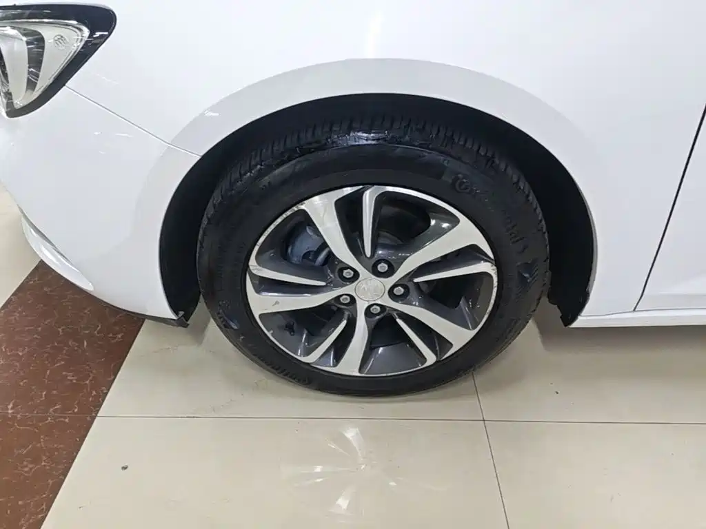 Buick Verano — миниатюра 23