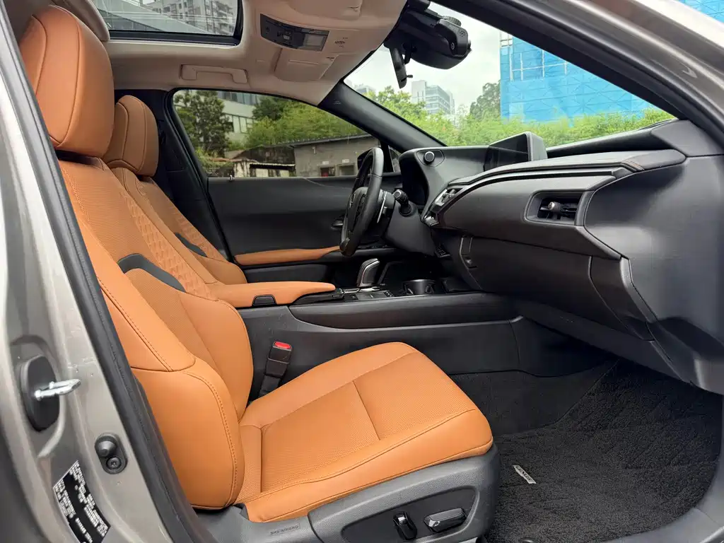 Lexus UX New Energy — миниатюра 10
