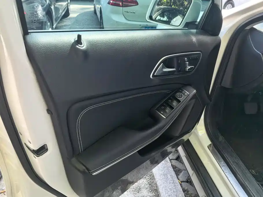 Mercedes-Benz GLA — миниатюра 7