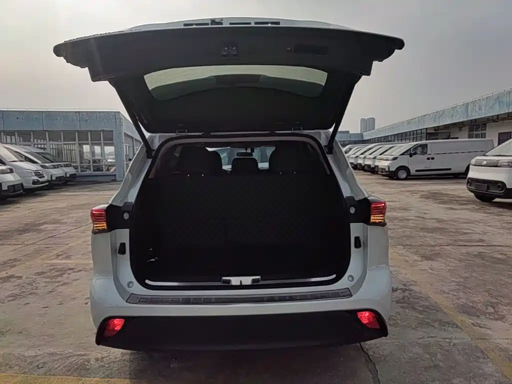 Toyota Highlander — миниатюра 19