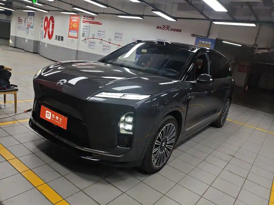 NIO ES8