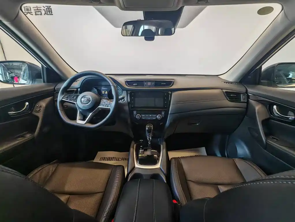 Nissan X-Trail — миниатюра 8