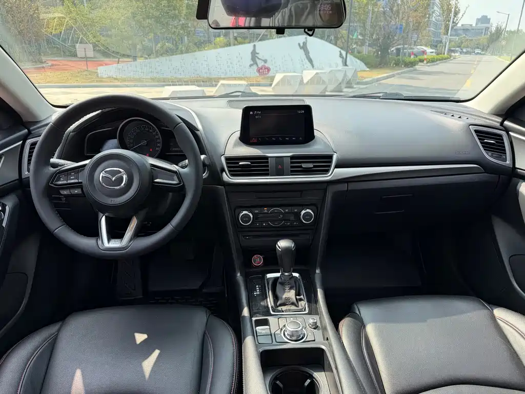 Mazda 3 Axela — миниатюра 12