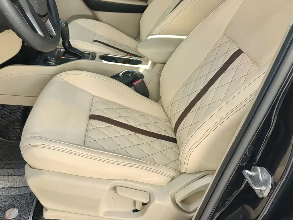 Ford Everest — миниатюра 9