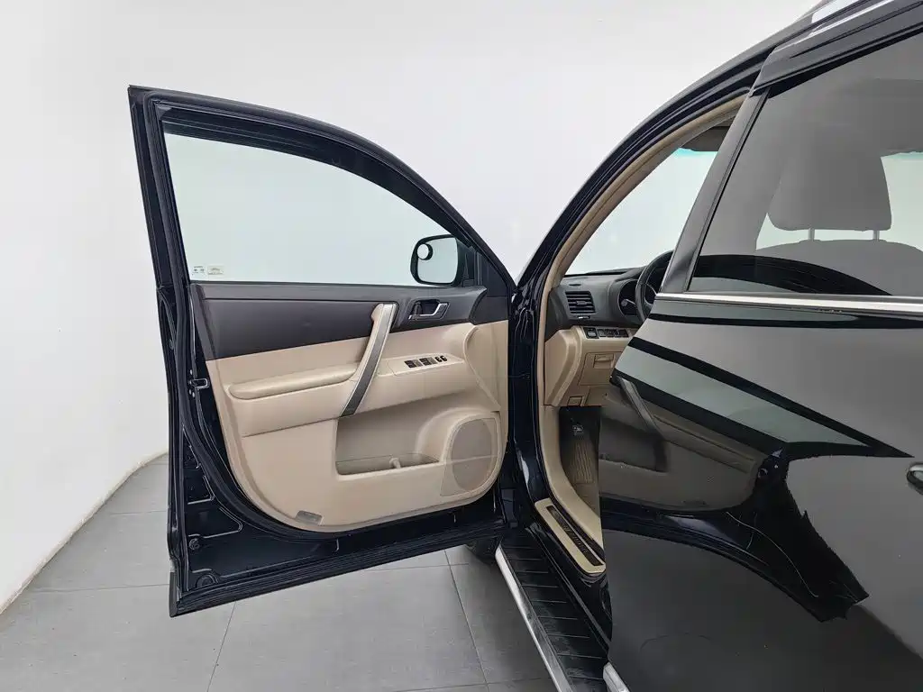 Toyota Highlander — миниатюра 8