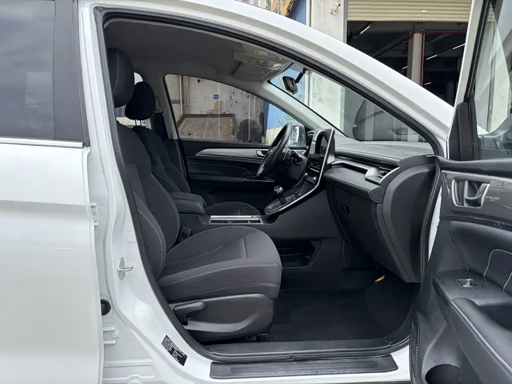 Haval M6 — миниатюра 12